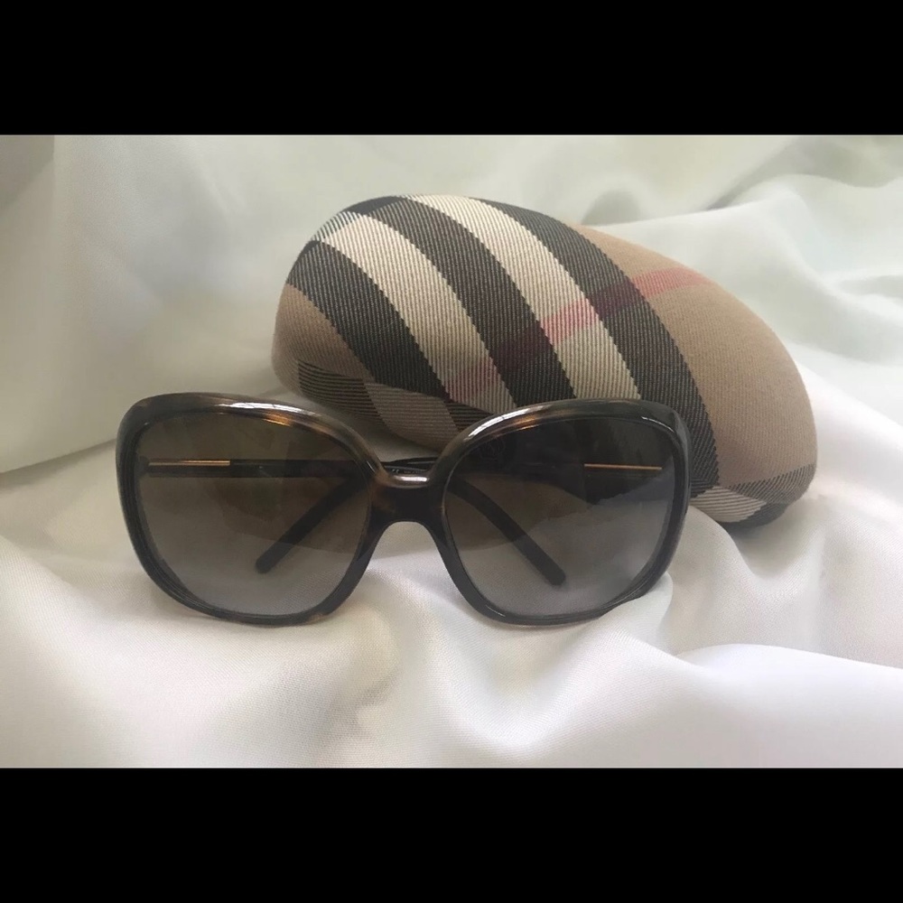 Vintage Never Worn Burberry Women’s Sunglasses